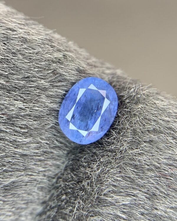 Natural Luxurious Natural Sky Blue Oval Cut Sapphire 1.35 Carat's Stone