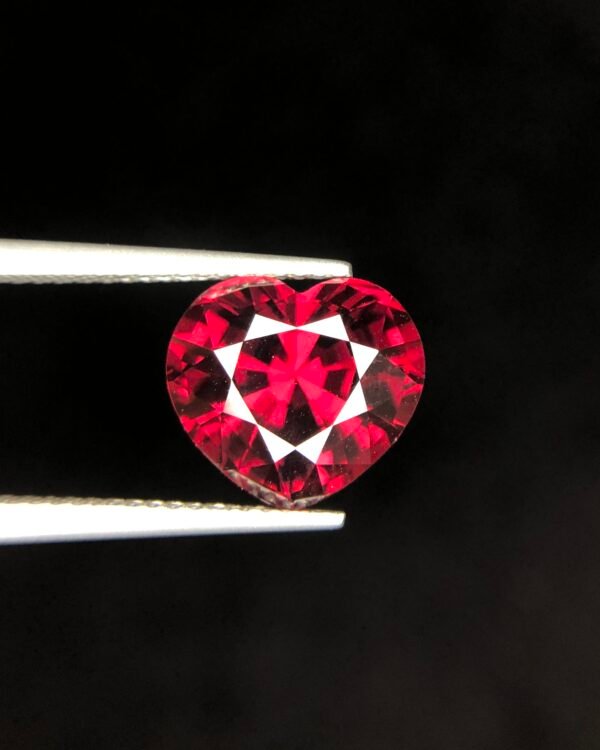 Natural Rhodolite garnet Gemstone